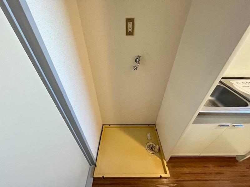 コリーヌM1階 洗濯機置き場