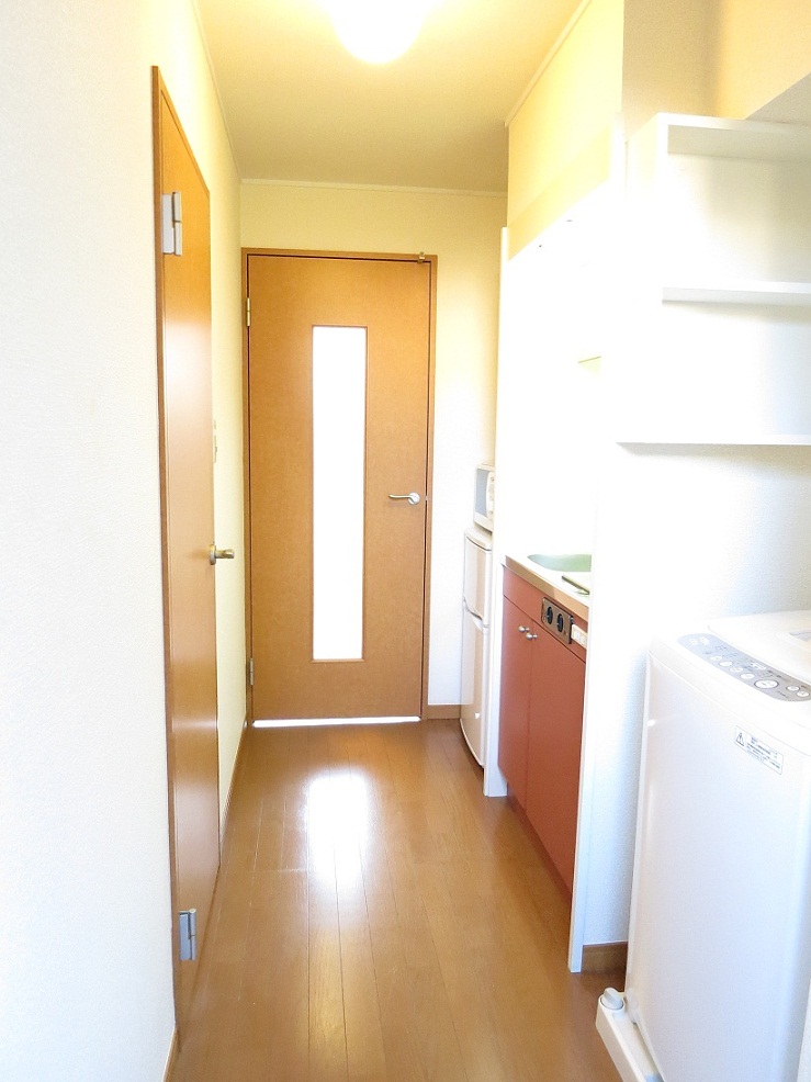 レオパレス武蔵野 玄関