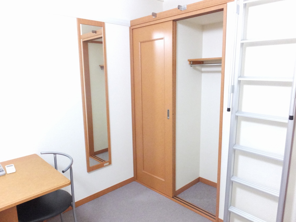 レオパレスオータム202号室 クローゼット