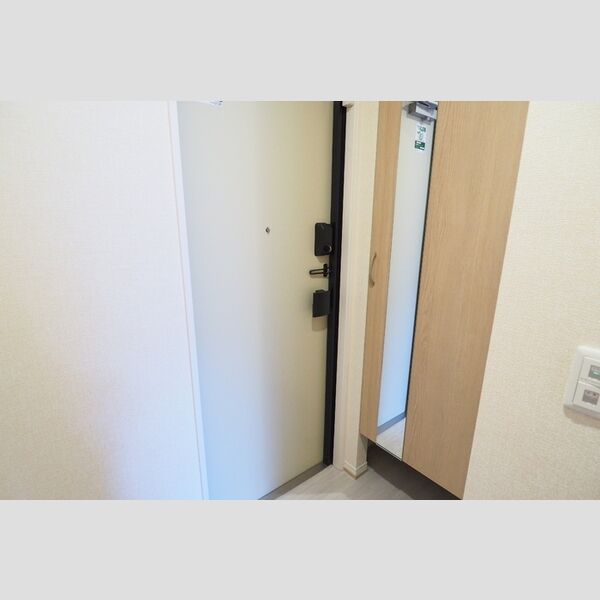 グラディーヴォレ 玄関