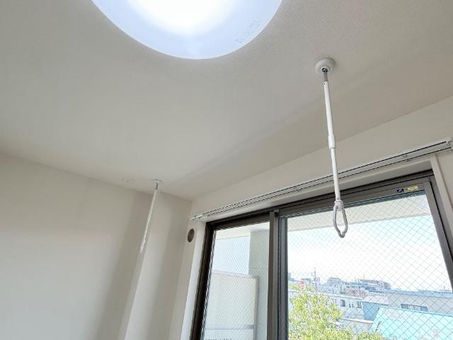 charme・toit（シャルム・トワ）206号室 室内物干し