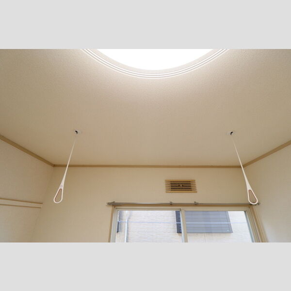 ドミール穴川102号室 室内物干し