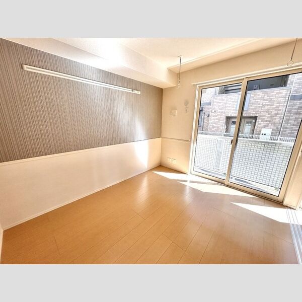 スマイリア西船102号室 洋室