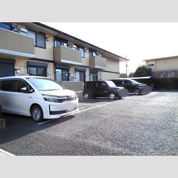 パークイースト・ウエスト　E/W 駐車場