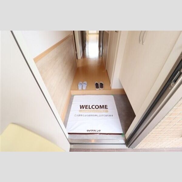 ガーデンヒルズ 玄関