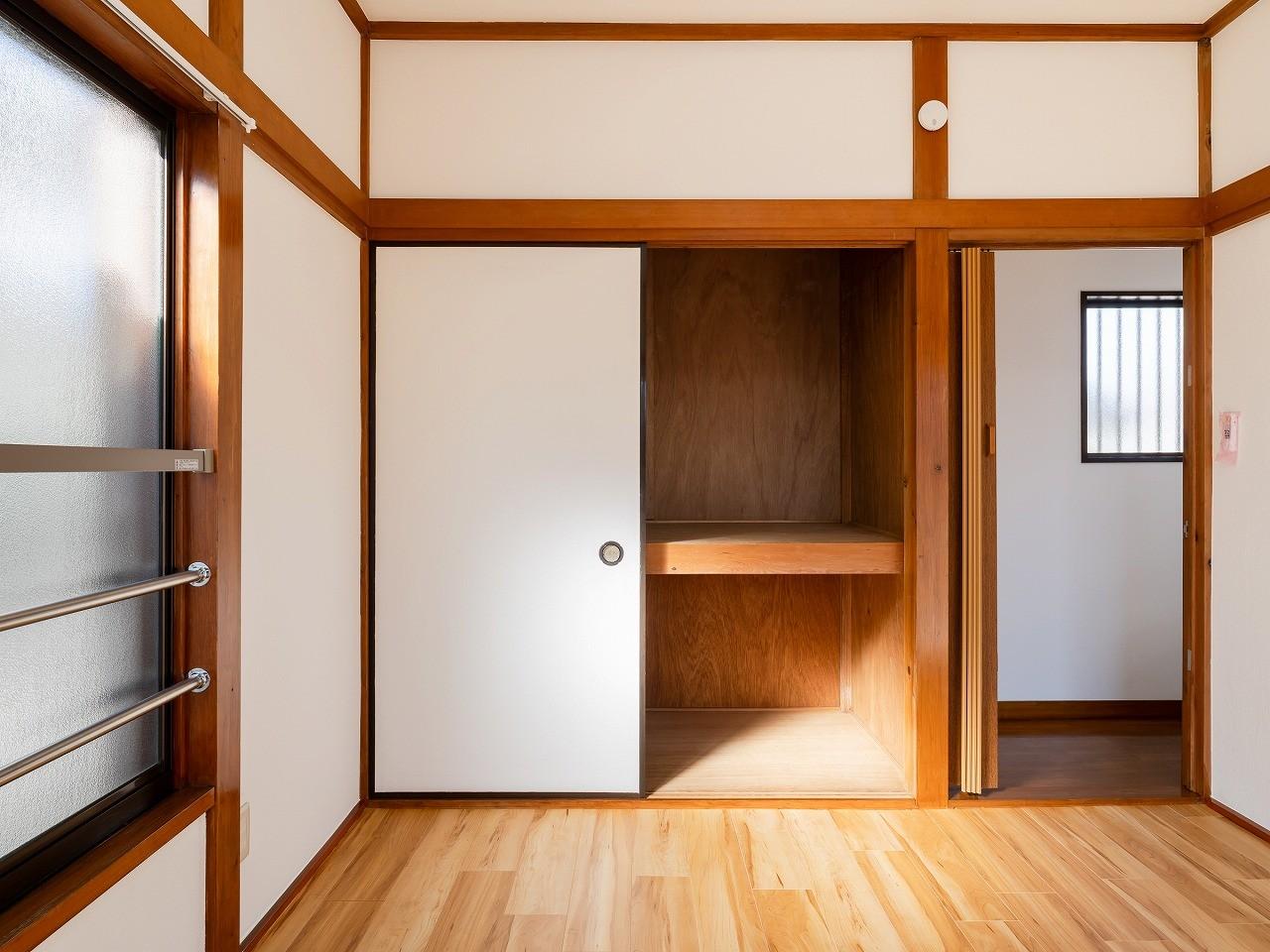 新座栄戸建 収納