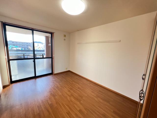 サン・キャッスル205号室 洋室６．８帖