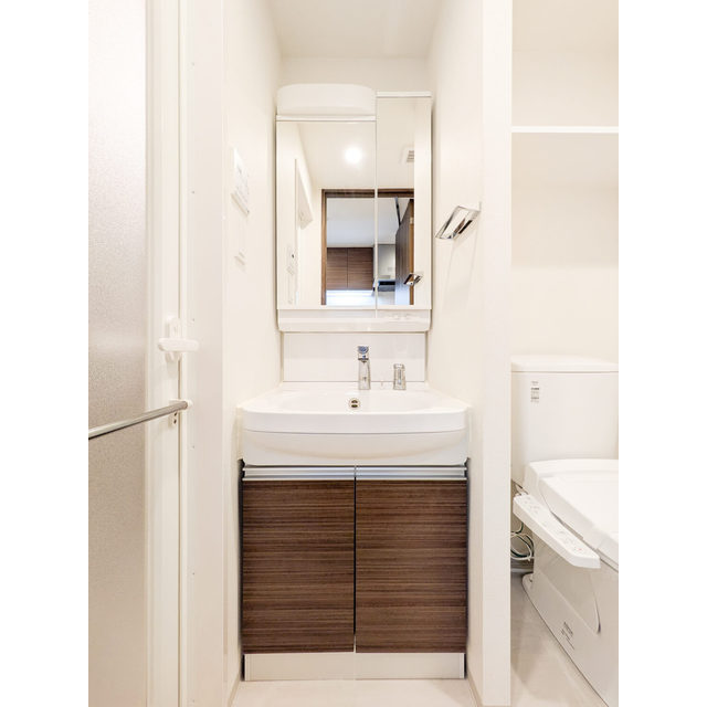 オーパスホームズ南行徳1414号室 内観