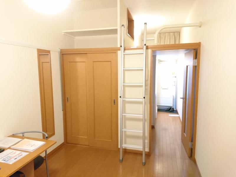 レオパレスバロンドール 寝室