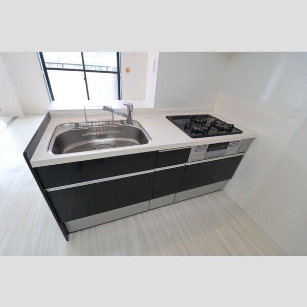 ミドルロード　壱番館 システムキッチン