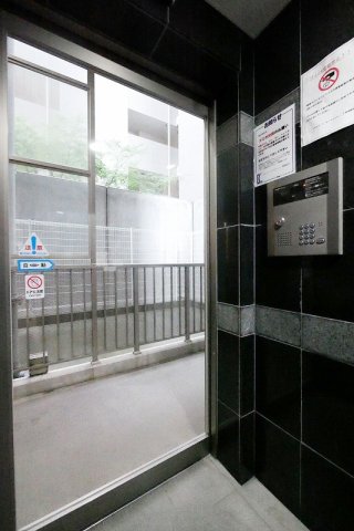 ＴＲＡＤＩＳ ＮＩＰＰＯＲＩ Ｅ 外観