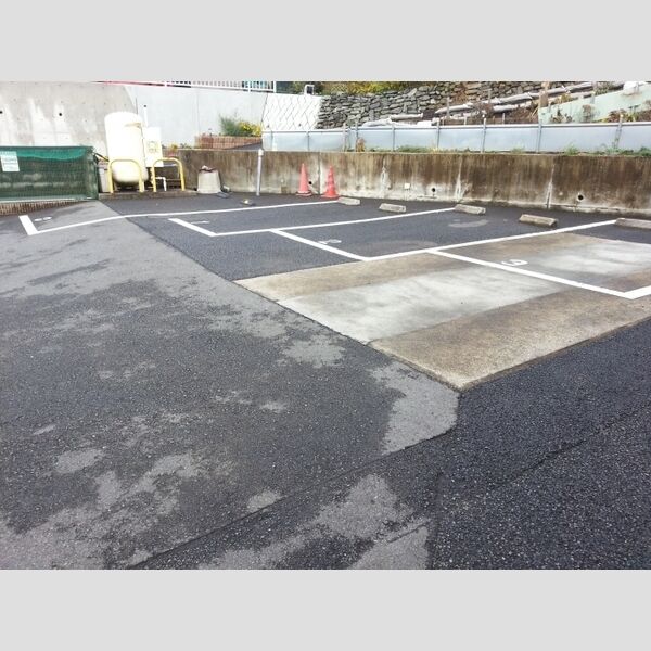 ドミール・フジ 駐車場