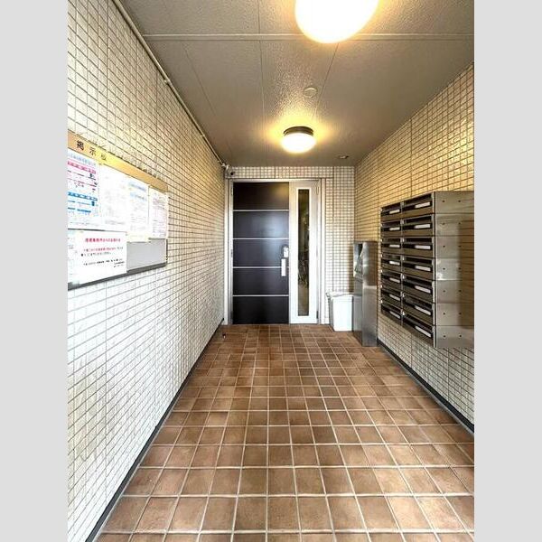 LIFEMENT YP103号室 エントランス