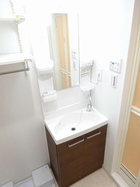 ＡＺＥＳＴ志村三丁目Ⅲ101号室 洗面