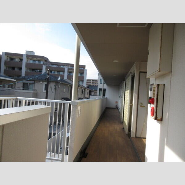 Weave205号室 共用廊下