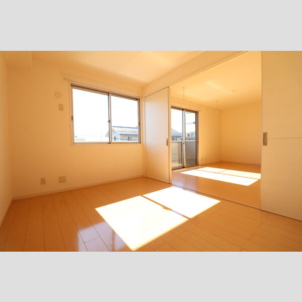 レセンテ八潮　A/B/C/D/ED202号室 洋室(南側:6帖)