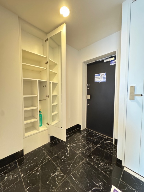 レジディア恵比寿南 玄関