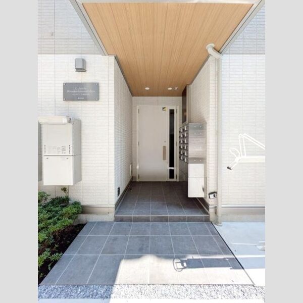 セレスティア南篠崎町102号室 エントランス