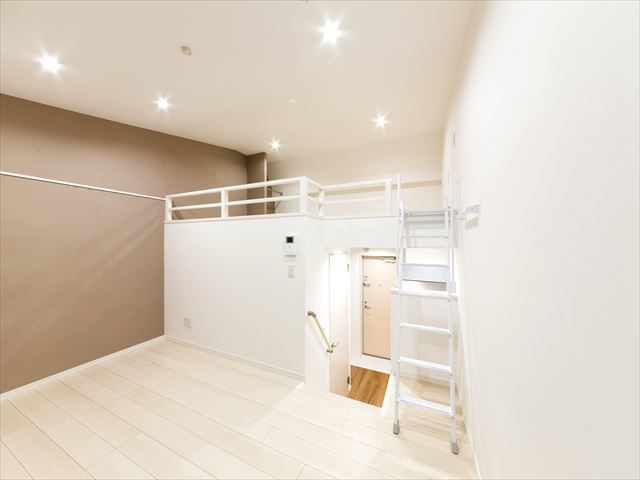 ＣＲＥＡ リビング