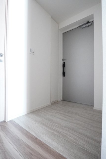 ＨＡＲＵＭＩ　ＦＬＡＧ　ＰＡＲＫ　ＶＩＬＬＡＧＥ　Ｂ棟16階 玄関