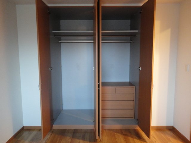 ガーデンヒルズNAKAYAMA壱番館106号室 クローゼット