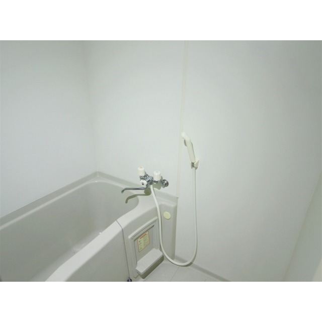 アムール リーヴェロ103号室 お風呂