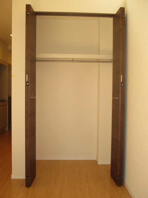 アイズ・テラスE号室 収納