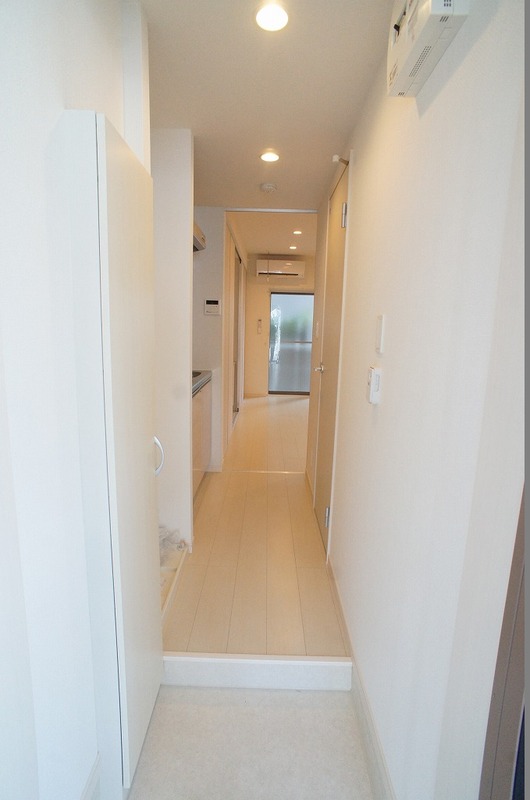 リブリ・Sana Isogo1階 玄関