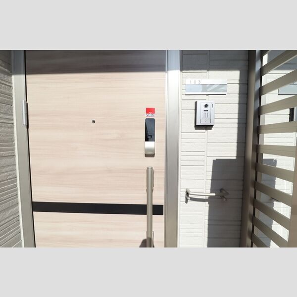 セレーノ103号室 玄関ドア