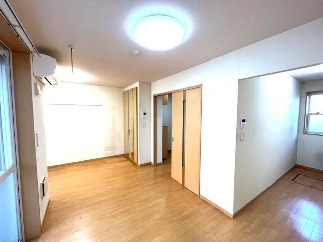 スカイヒルズ　アキ 洋室