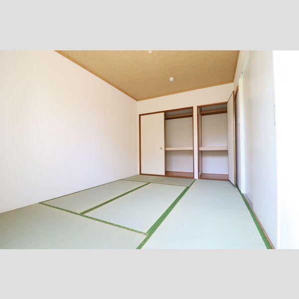 メゾンクレール　参番館101号室 和室