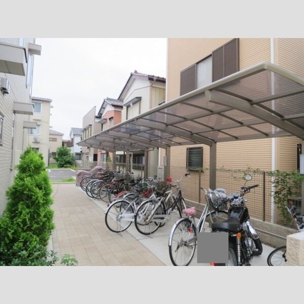 メゾン・ド・シャルール　壱番館 駐輪場