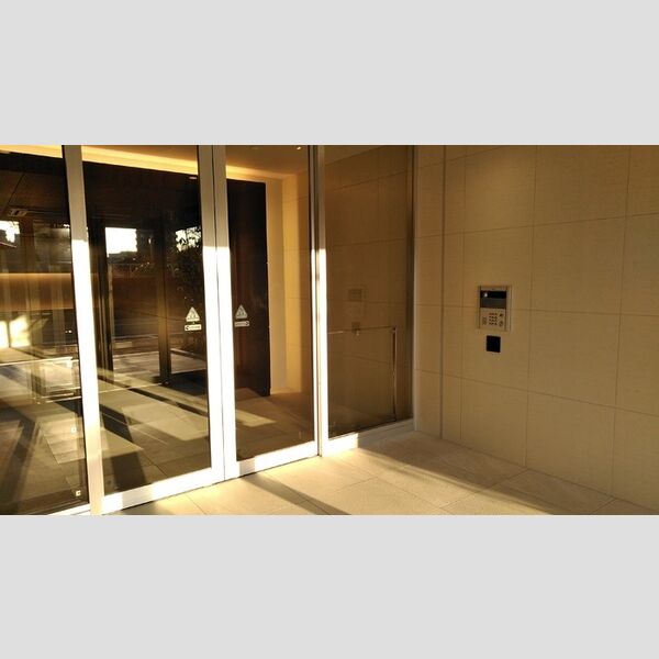 IS(イズ) ロビー