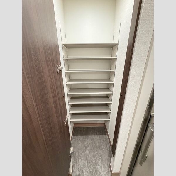 アンスリウム湘南台102号室 玄関