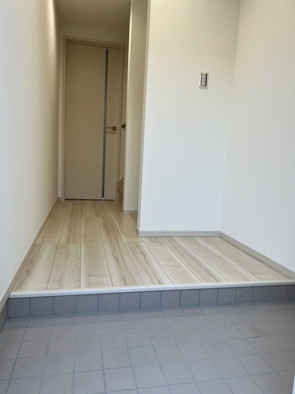 エフプレスト西新井本町1階 玄関