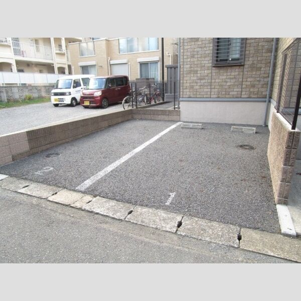 メルベーユ106号室 駐車場(要空き確認)