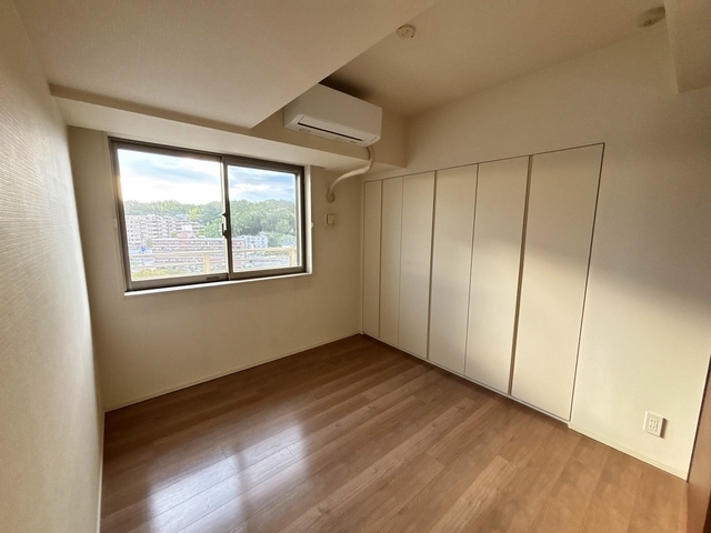 ザ・パークハウス上麻生301号室 洋室5帖　2025年10月撮影