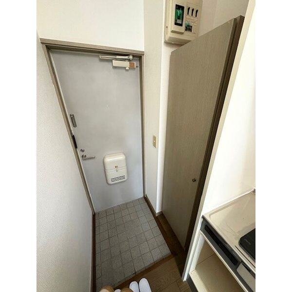 ハイムまことC棟0201号室 玄関
