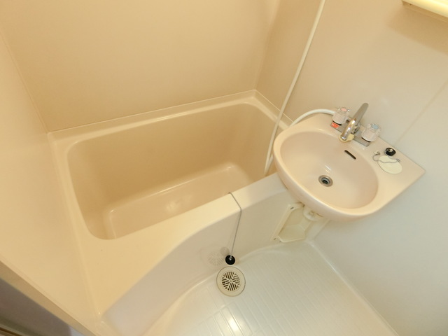 ＣＤＥ（ツェーデーエー）0105号室 お風呂