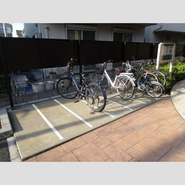 クレールK 駐輪場