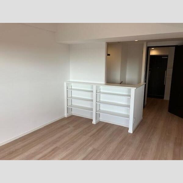 Alivis一之江 玄関