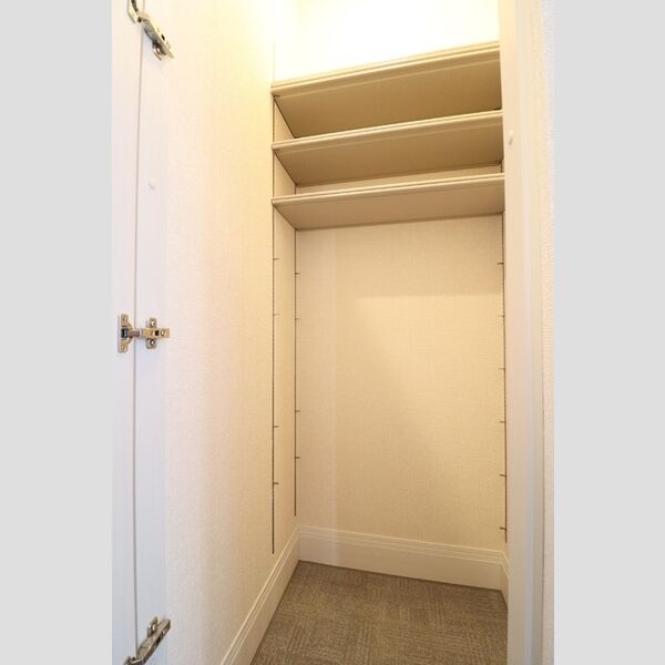 タウンコート上木崎103号室 ★シューズボックス★