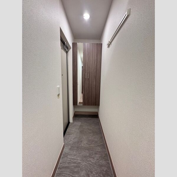 レンブランサ湘南台101号室 玄関