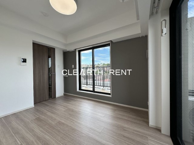 コンシェリア横濱山手 ＴＨＥ ＲＥＳＩＤＥＮＣＥ5階 スッキリとしたフローリング居室/プロジェクター照明設置