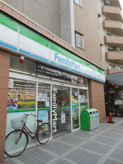 リバティー多摩川7階 ファミリーマート