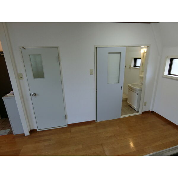 パインニードル301号室 洗面