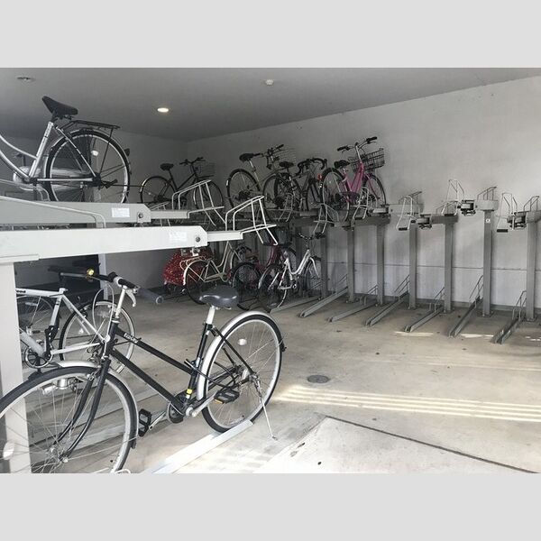 アビティ砧106号室 駐輪場