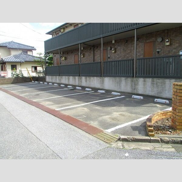 カンパーニュ 駐車場