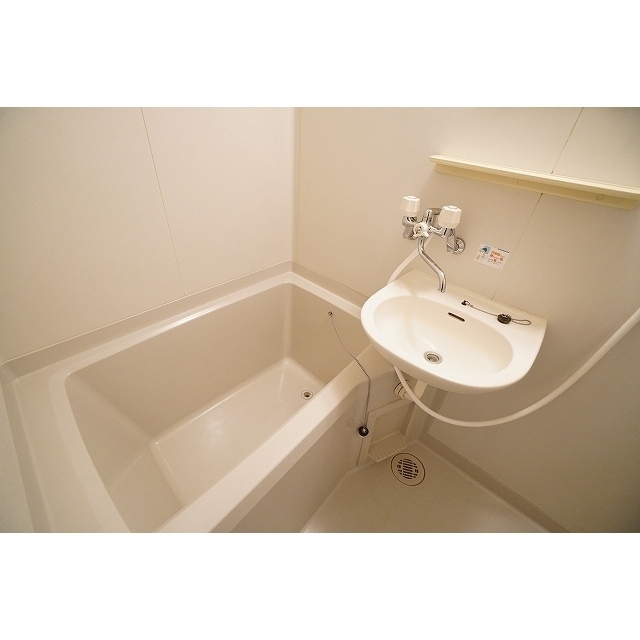 ディアス高野台0103号室 バス