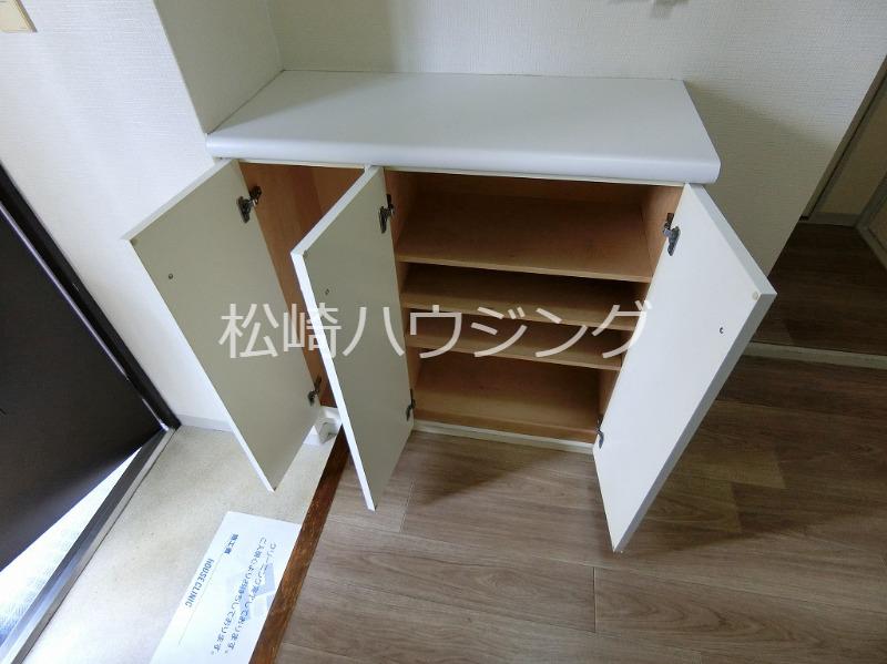 ハラスパジオ中野 玄関